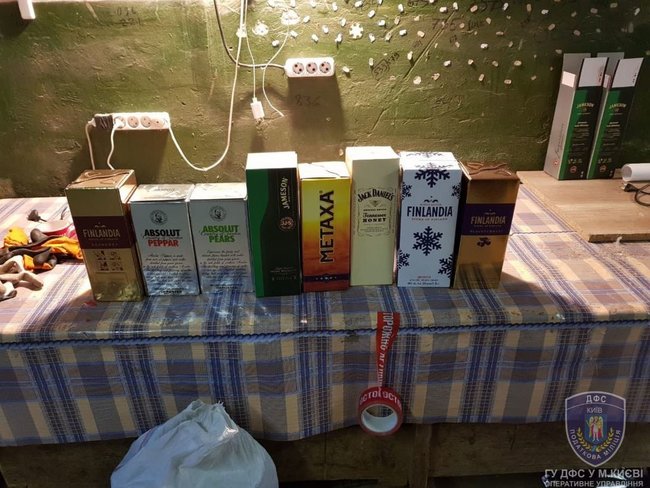 Підпільне виробництво алкогольного фальсифікату ліквідовано на Чернігівщині, вилучено продукції на 1,4 млн грн 01