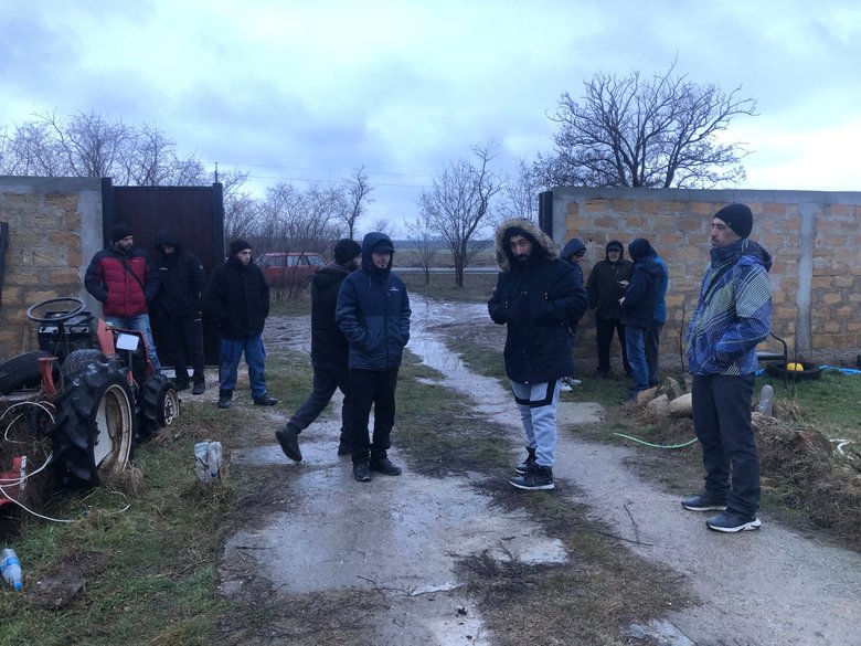 Російські окупанти затримали в Криму чотирьох кримських татар 02