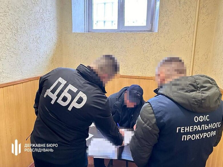 Ex-Deputy Defense Minister Shapovalov and ex-head of Defense Ministry department Khmelnytskyi served new suspicions of embezzlement of almost UAH 950 million on procurement of low-quality bulletproof vests - SSU and SBI 01