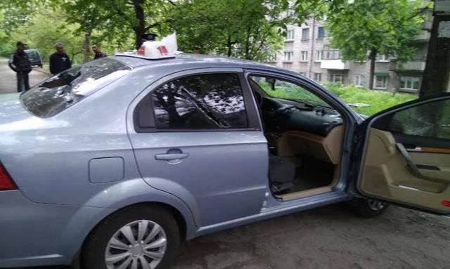 В Каменском таксисту прострелили ноги. К конфликту может быть причастен телохранитель Яроша, - СМИ 05 В Каменском таксисту прострелили ноги. К конфликту может быть причастен телохранитель Яроша, - СМИ 05