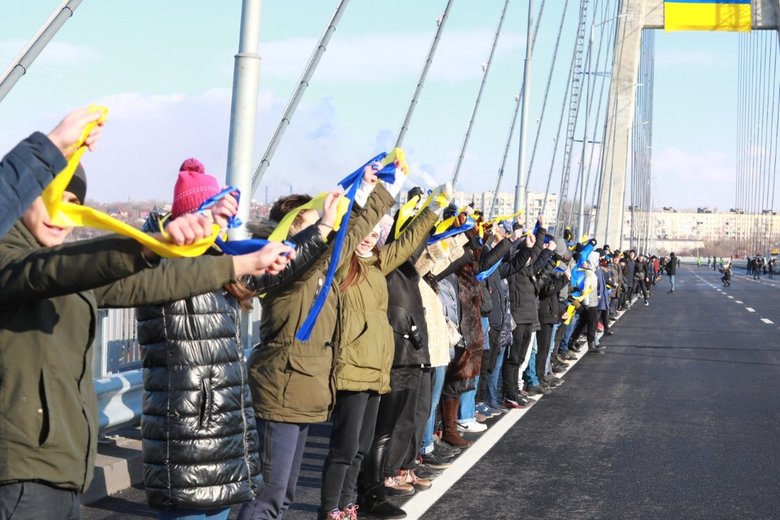 Зеленський на відкритті вантового мосту в Запоріжжі: Наша кінцева мета повністю добудувати цей комплекс мостів 03 Зеленський на відкритті вантового мосту в Запоріжжі: Наша кінцева мета повністю добудувати цей комплекс мостів 03