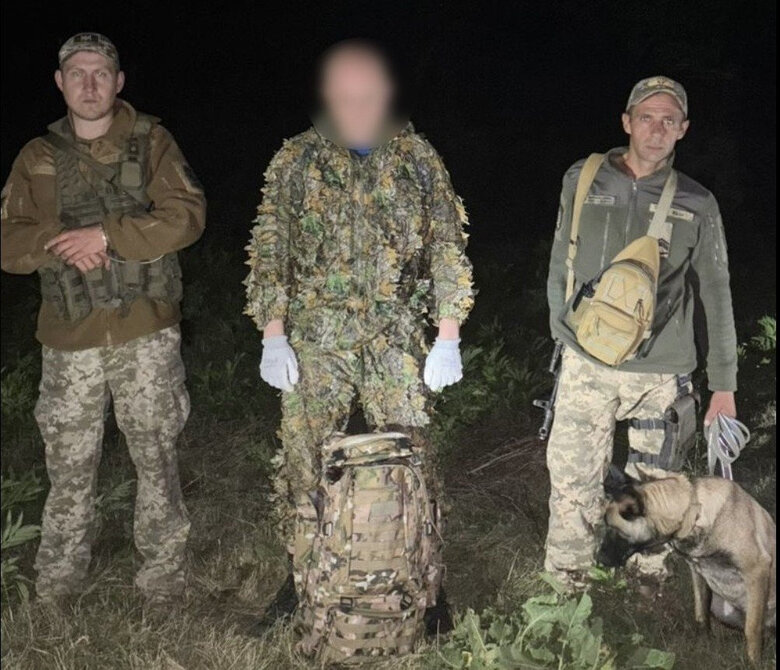 Чоловік у гідрокостюмі намагався втекти до Молдови