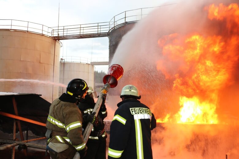 Ruscists destroyed oil refinery in Meref in Kharkiv region 05