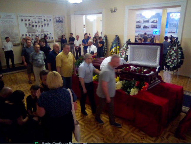 В Киеве попрощались с народным депутатом Тымчуком 01