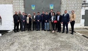 Дипломати 14 країн відвідали табір для військовополонених в Україні