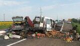 Страшное ДТП на Николаевщине: ВАЗ зацепил грузовик, вылетел на встречку и врезался в микроавтобус. ФОТОрепортаж.