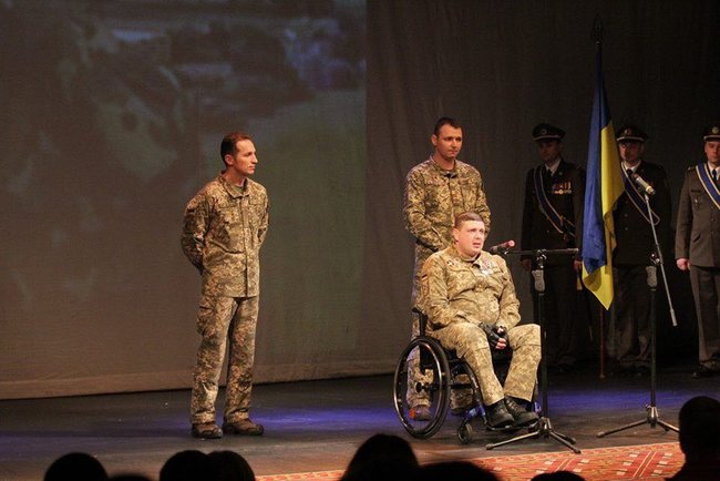 Влучили ми, але влучили і в нас. Наш вертоліт падав дуже довго - шість секунд 01