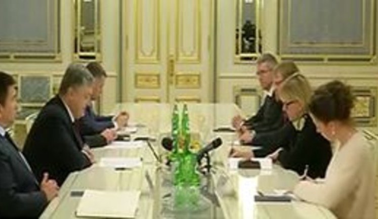 Poroshenko, Wallstrom discuss visa waiver, association deal, Russia sanctions as European Council session approaches. VIDEO