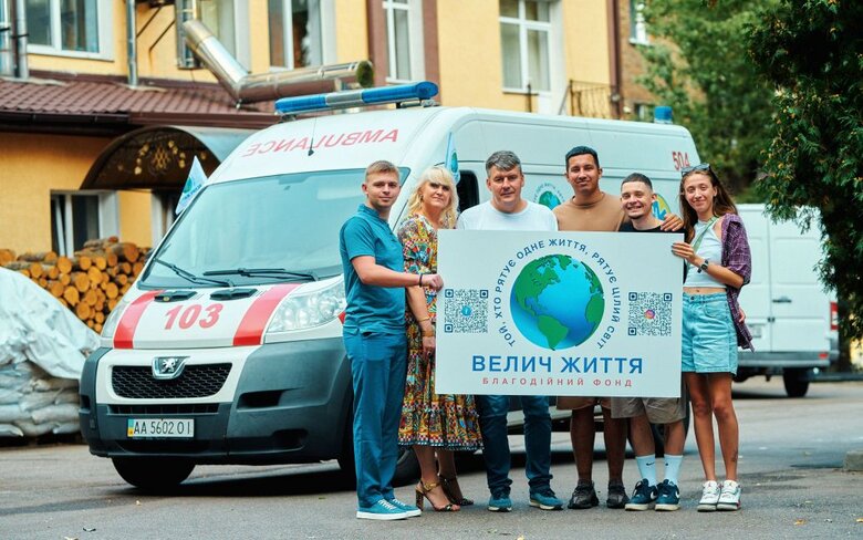 Благодійний фонд Велич Життя передав карету швидкої допомоги прифронтовій лікарні Донеччини 01