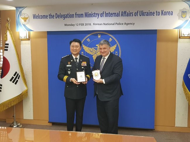 Обсудили с руководством корейских правоохранительных органов вопросы безвизового режима и борьбу с киберпреступностью, - Аваков 01