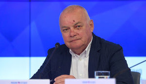 "Проїхався лицем по гравію", - пропагандист Кисельов розповів, чому приїхав із Коктебеля з розбитим обличчям. ФОТО