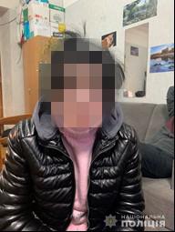 Полиция задержала в аэропорту Харькова вербовщицу при попытке отправить в Турцию четырех девушек для сексуальной эксплуатации 01