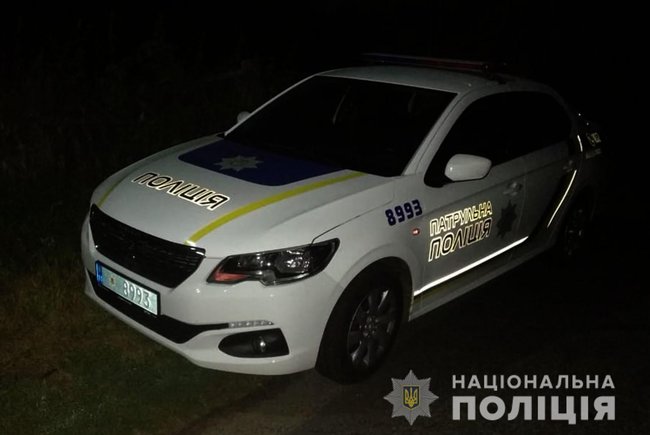 На Чернігівщині 18-річна водійка Audi влетіла в будинок: два її пасажири загинули 02 На Чернігівщині 18-річна водійка Audi влетіла в будинок: два її пасажири загинули 02