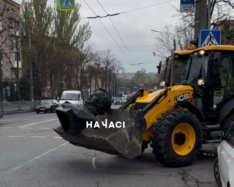 Пам'ятники Лермонтову та Пушкіну демонтували у Кривому Розі