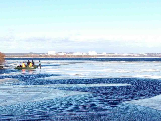 рыбаки спасатели гсчс льдина