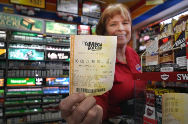 Джекпот Mega Millions в майже $1 млрд може бути зірвано сьогодні вночі. Ви теж можете спробувати його виграти! 01