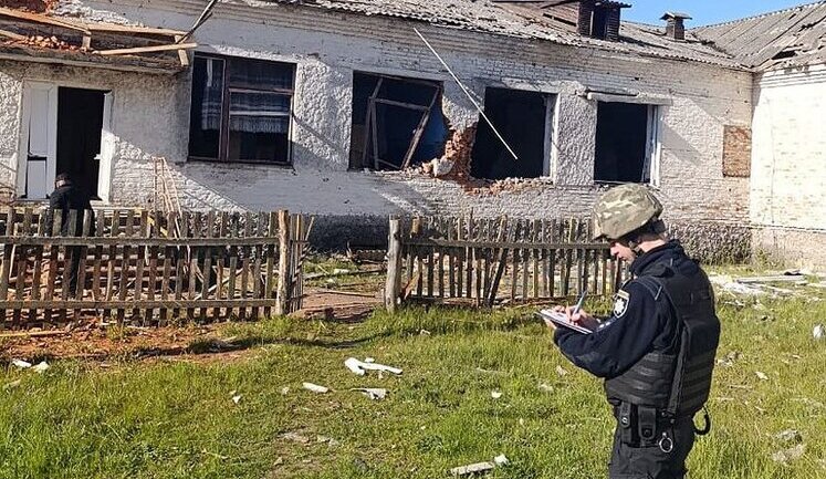 Наслідки ворожих ударів по Чернігівщині: росіяни поцілили по цивільній інфраструктурі. ФОТОрепортаж