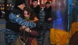 В Киева на каруселях "беркутовцы" задержали пять человек: За поддержку российской оппозиции. ФОТОрепортаж