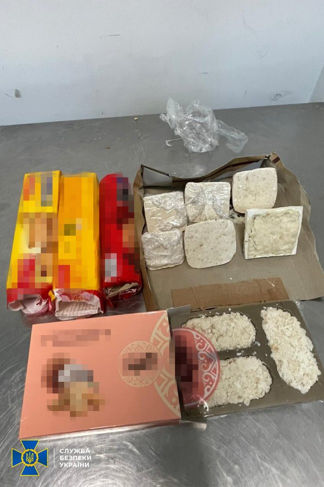 В аеропорту Бориспіль блокували контрабанду прекурсорів, товару вилучили на 4 млн грн, - СБУ 02