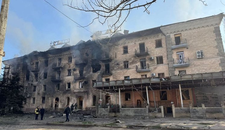 Доба на Донеччині: під ударами 3 райони, троє загиблих і понад 20 поранених. ФОТОрепортаж