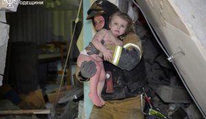 Атака РФ на Одесу 6 квітня: з лікарні виписали поранену 2-річну дівчинку, яку мама закрила собою під час обстрілу. ФОТО