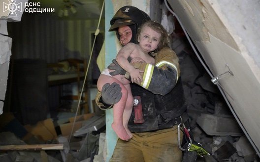 Атака РФ на Одесу 6 квітня: з лікарні виписали поранену 2-річну дівчинку, яку мама закрила собою під час обстрілу. ФОТО