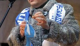 - Людей везут в больницу с менингитом!