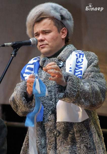 - Людей везут в больницу с менингитом!