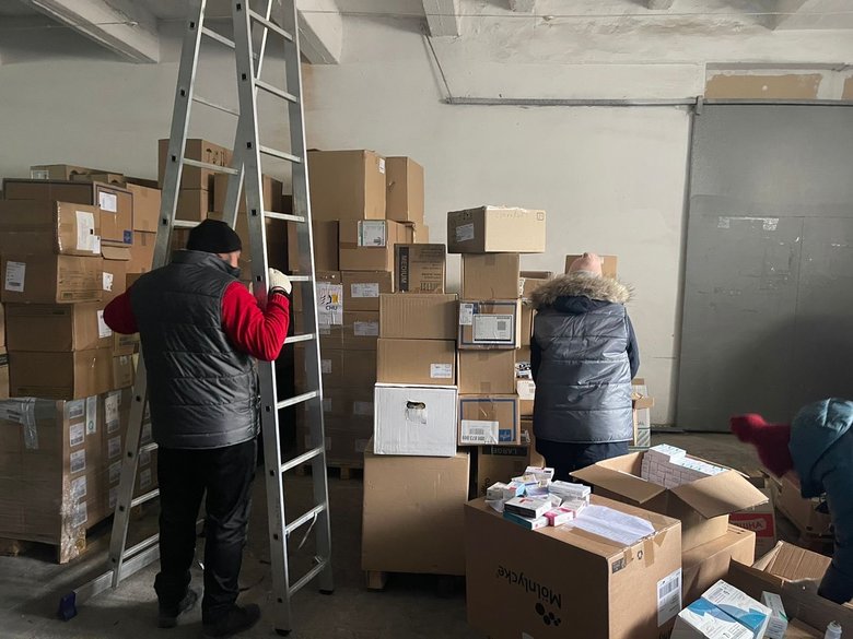 В Україну з Франції прибули автопотяги з вантажем медичного призначення 03 В Україну з Франції прибули автопотяги з вантажем медичного призначення 03