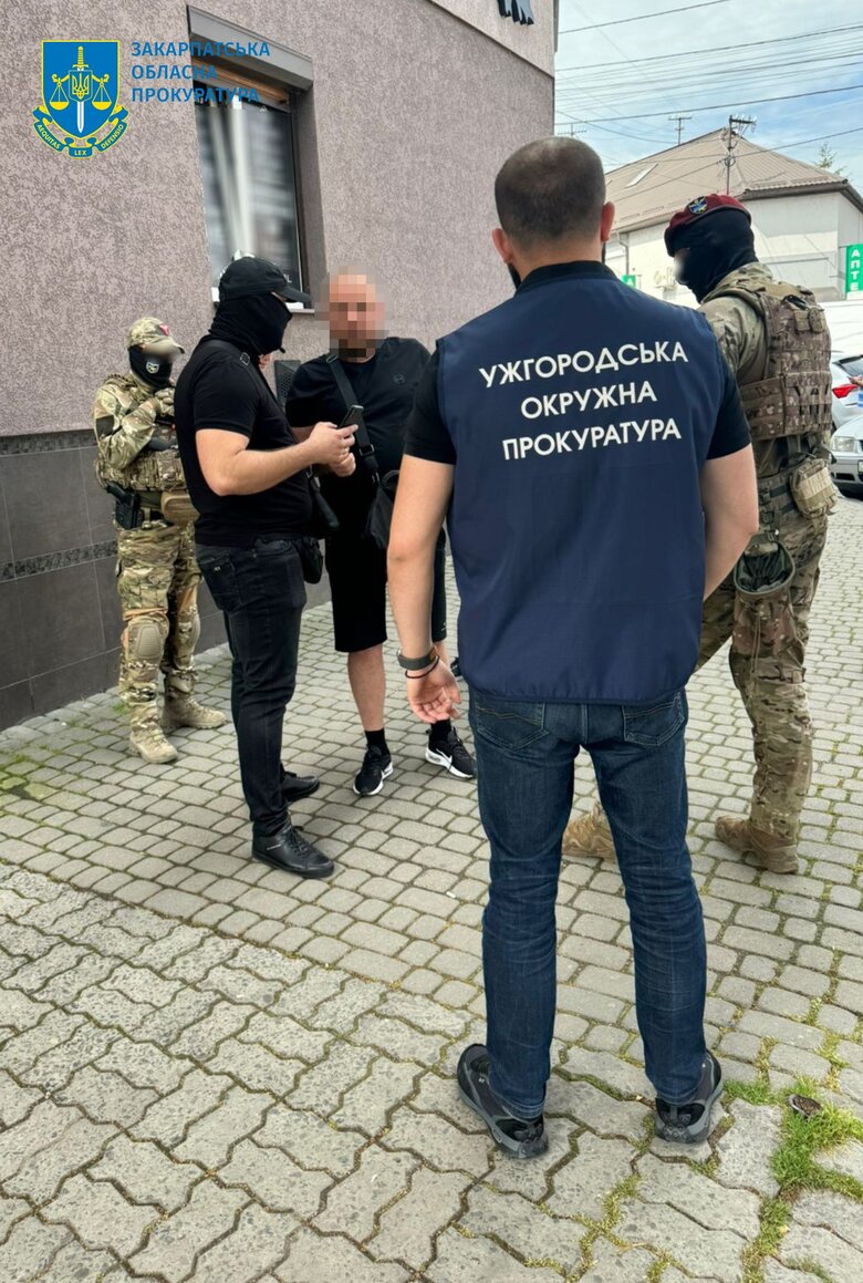 Правоохоронці викрили шахрайський call-центру на Закарпатті