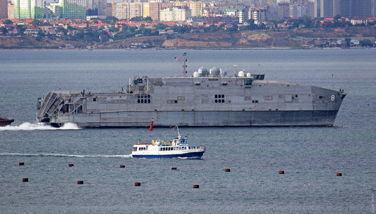 Sea Breeze: Romanian corvettes, US destroyer arrive in Odesa. PHOTOS