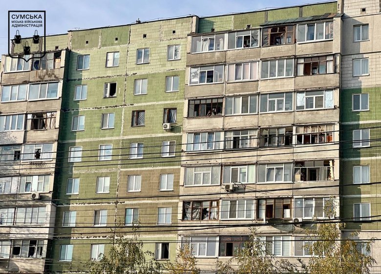 Суми під ударом дронів РФ: пошкоджено тролейбус і будинки