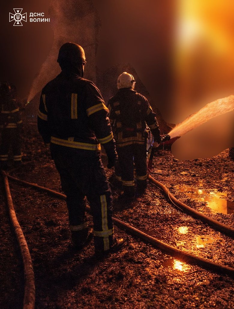 Внаслідок російського обстрілу виникла пожежа на об’єкті інфраструктури на Волині