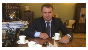 Губернатор Львівщини Олег Синютка: "Багато солі з'їли разом з Садовим? Так це ж допомагає у житті. Він знає, що я все знаю…"