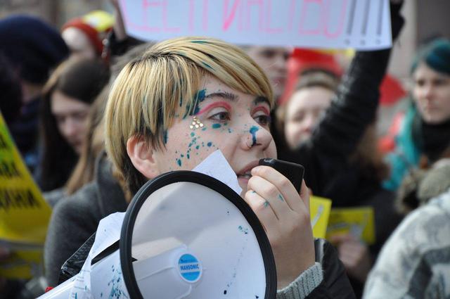 Police detains attackers of feminist rally held in downtown Kyiv 35 Police detains attackers of feminist rally held in downtown Kyiv 35