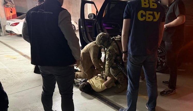 Працівника СБУ затримали на хабарі у $34 тисячі за відстрочку від мобілізації. ФОТО