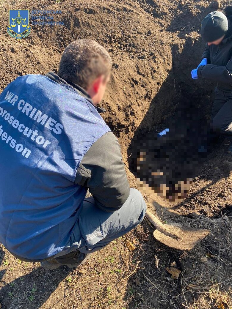 В Высокополье на Херсонщине обнаружили тела троих расстрелянных россиянами мирных жителей 02 В Высокополье на Херсонщине обнаружили тела троих расстрелянных россиянами мирных жителей 02