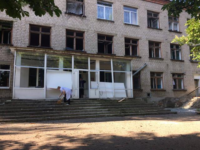 Боевики обстреляли школу в Красногоровке, - Аброськин 02 Боевики обстреляли школу в Красногоровке, - Аброськин 02
