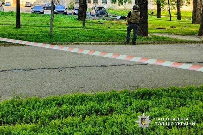 Авто вибухнуло у Дніпрі: травмовано двох чоловіків