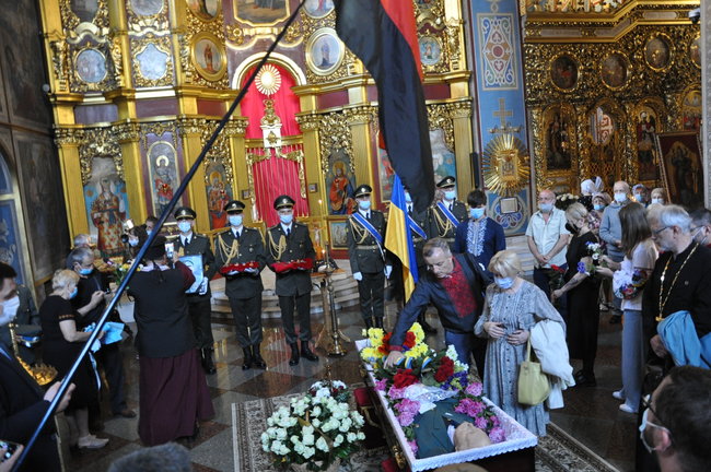 С умершим ветераном ОУН-УПА и дивизии Галичина Орестом Васкулом простились в Киеве 37