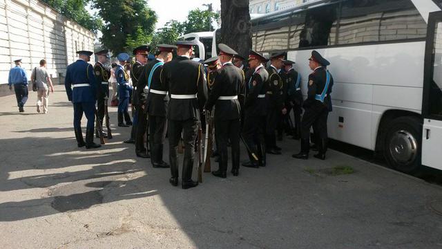 военные