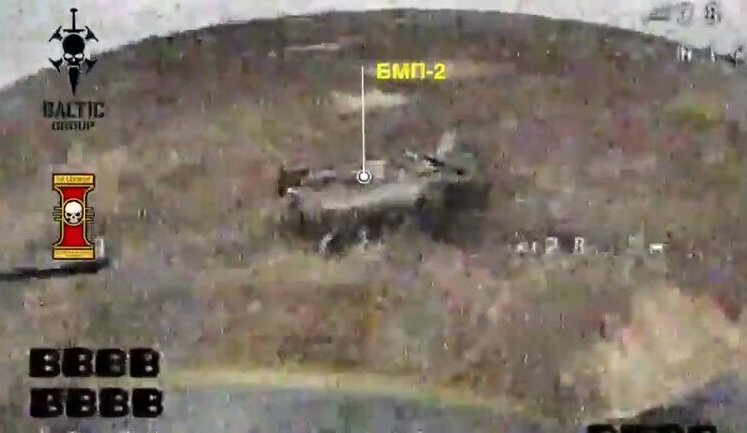 Бойцы 59-й ОМПБр поразили FPV-дронами 4 вражеских БМП-2, 3 МТЛБ, БМД и танки оккупантов - Т-90М и Т-72. ВИДЕО
