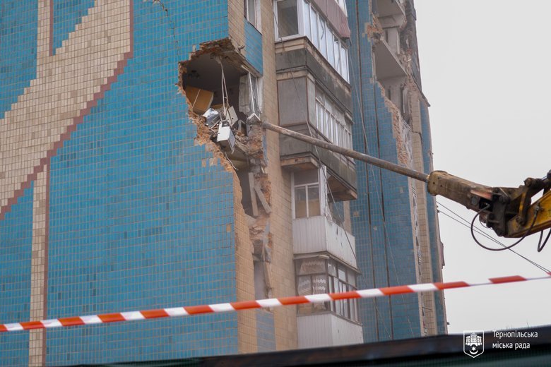 Demolition of a building in Ternopil after the Russian attack