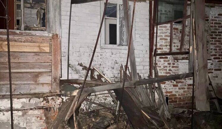 Балістична ракета впала на Чернігівщині. Ворог атакує дронами Семенівську громаду, є влучання