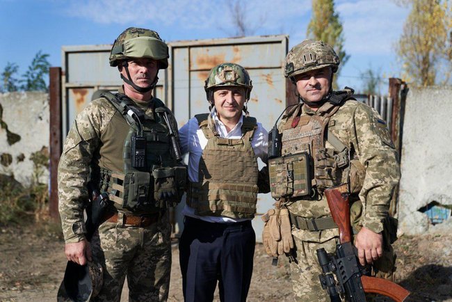 Зеленский побывал на передовой 10