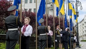 Україна впевнено постає в образі новітньої, перспективної європейської держави - Порошенко у зверненні до Дня Європи. ФОТОрепортаж
