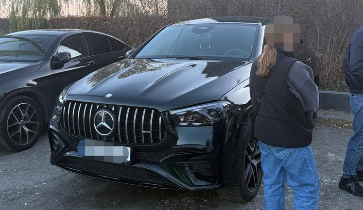 Посадовицю Держекоінспекції викрили на незаконному збагаченні: у неї вдома знайшли $880 тис. та 200 тис. євро, - ДБР. ФОТОрепортаж