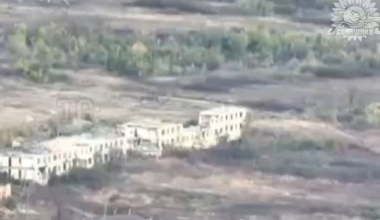 Air Force pilots strike building housing group of ruscists with GBU bombs. VIDEO
