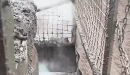 Ворожий FPV дрон атакував автівку прикордонників, проте не зміг влучити в ціль.