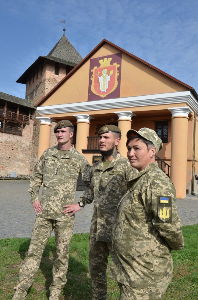Не могла собі уявити, що представлятиму до нагороди Народний Герой свого… сина! Репортаж із церемонії у Луцьку 15